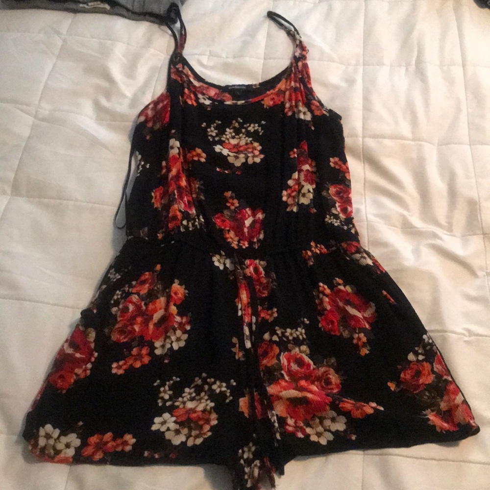 Lady’s large tank / shorts romper